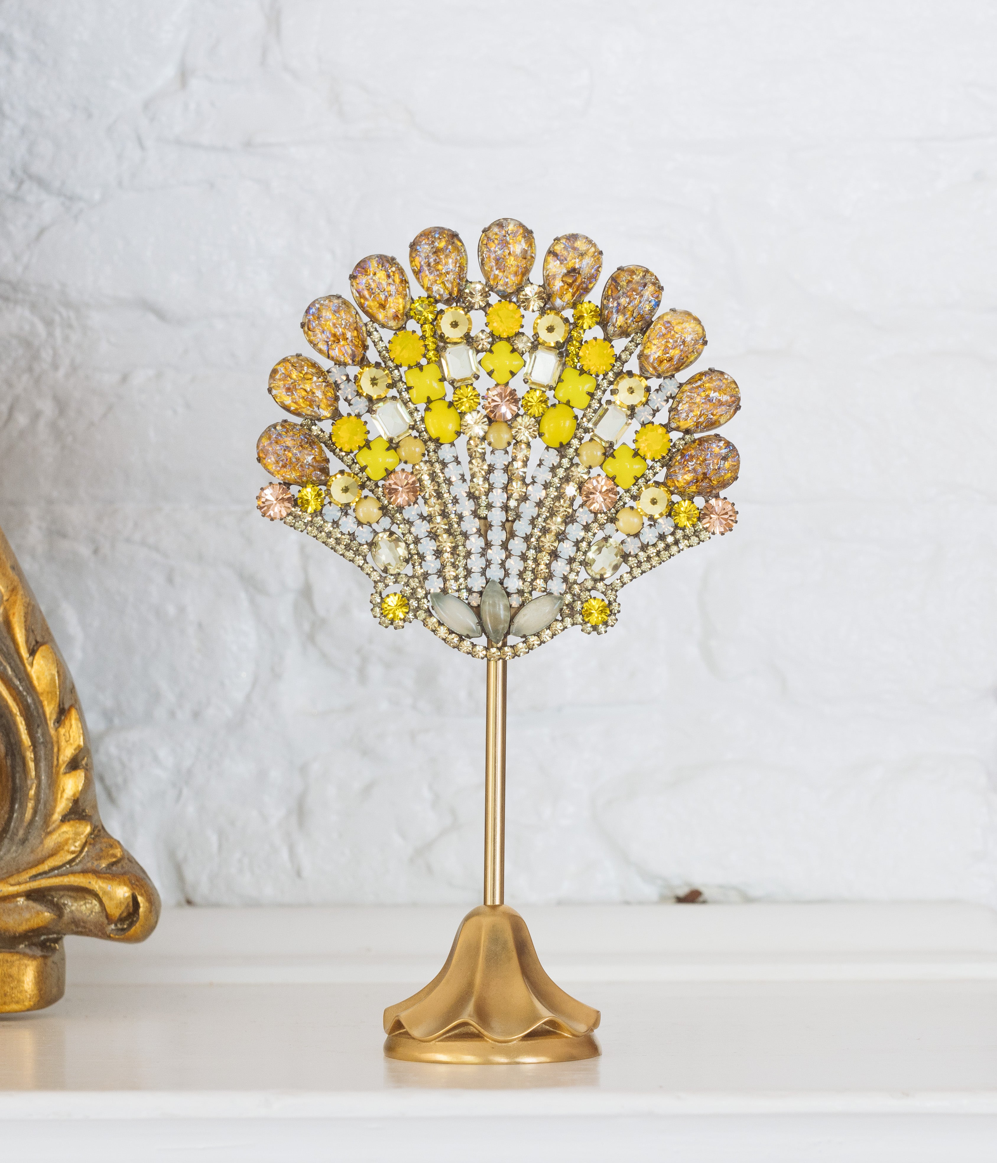 Medium Scallop Shell Specimen in Yellow / White Opal