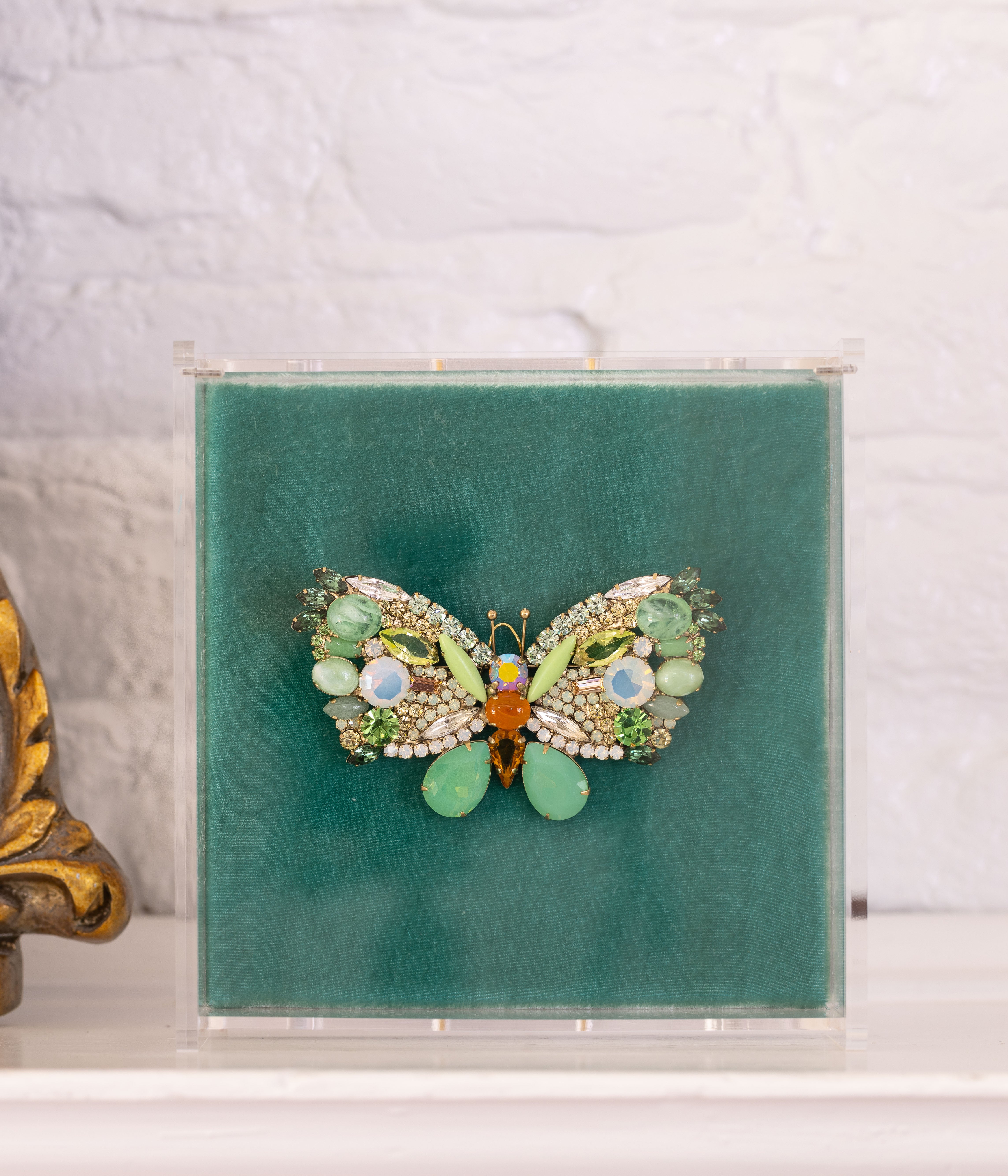 Large Butterfly in White Opal / Pacific Opal / Chrysolite