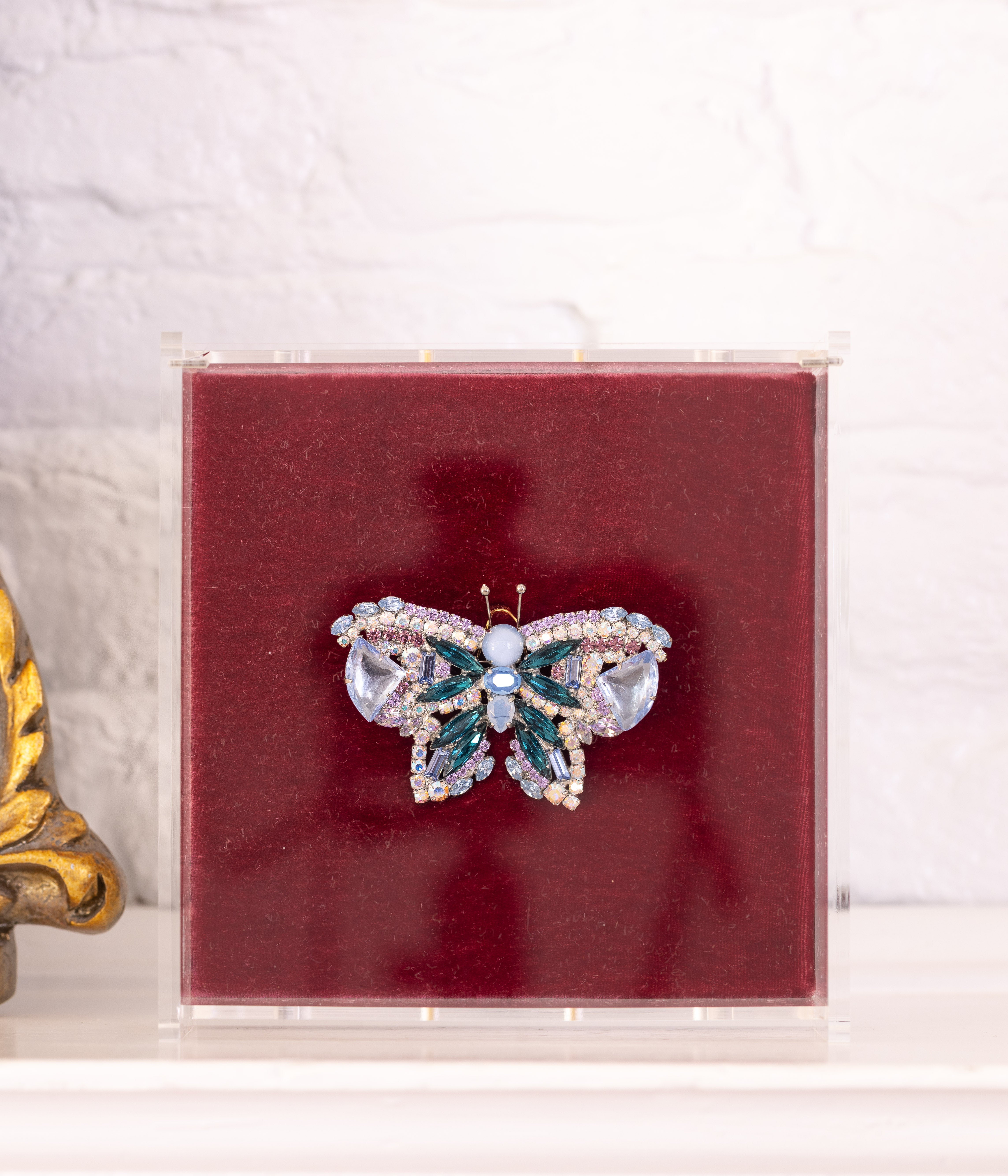 Medium Butterfly in Light Sapphire / Crystal AB / Violet