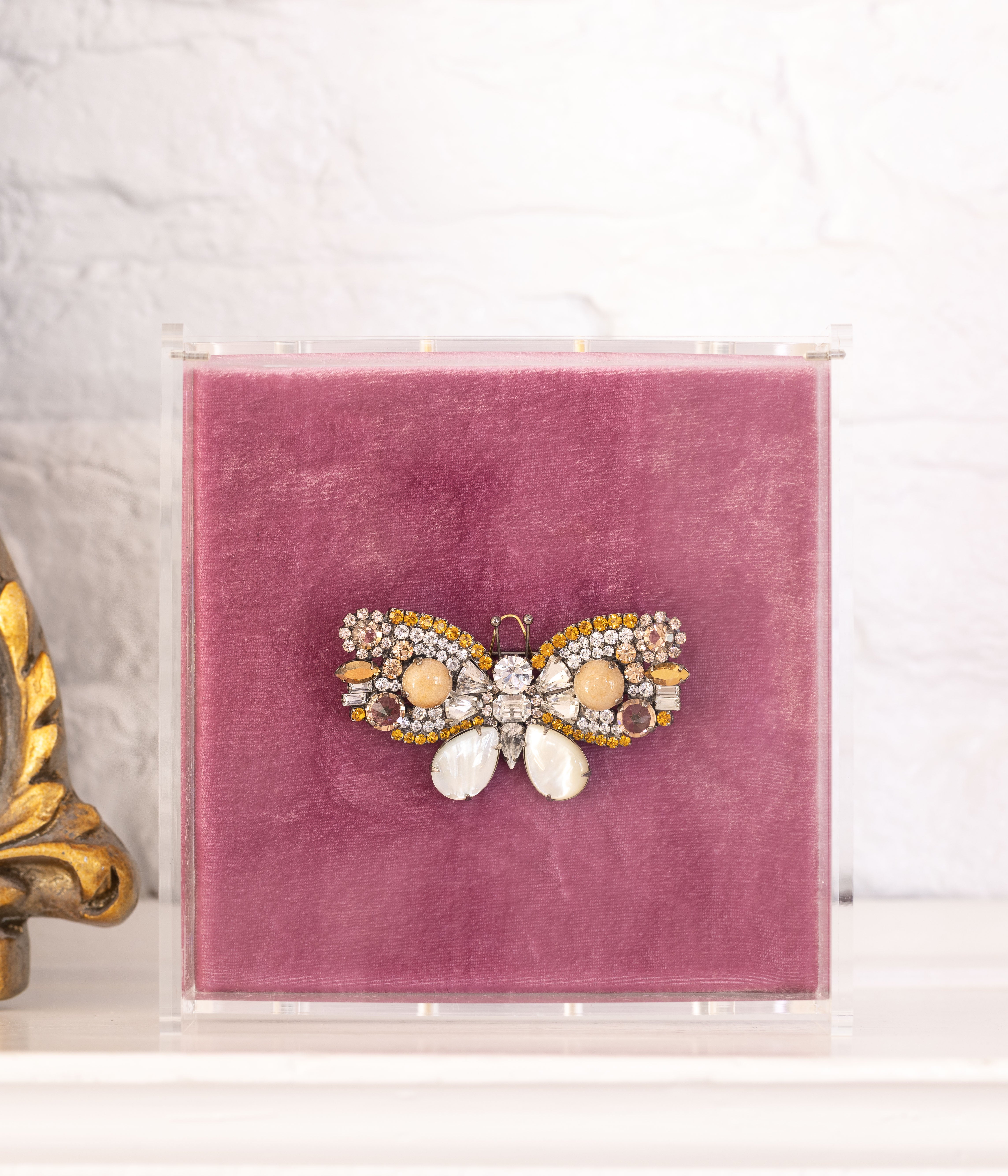 Medium Butterfly in Mother of Pearl / Pink Aventurine / Topaz