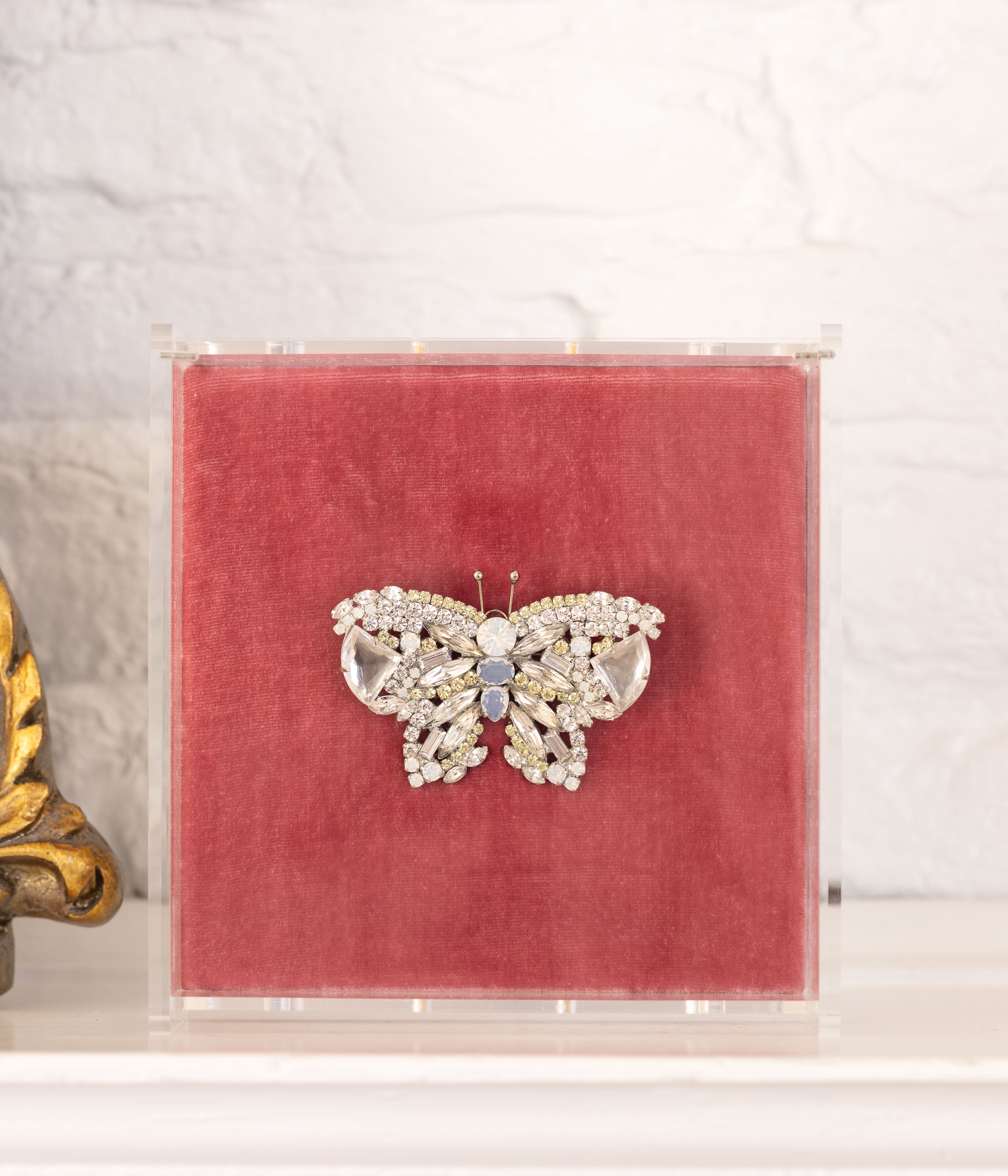 Medium Butterfly in Crystal / Jonquil / White Opal