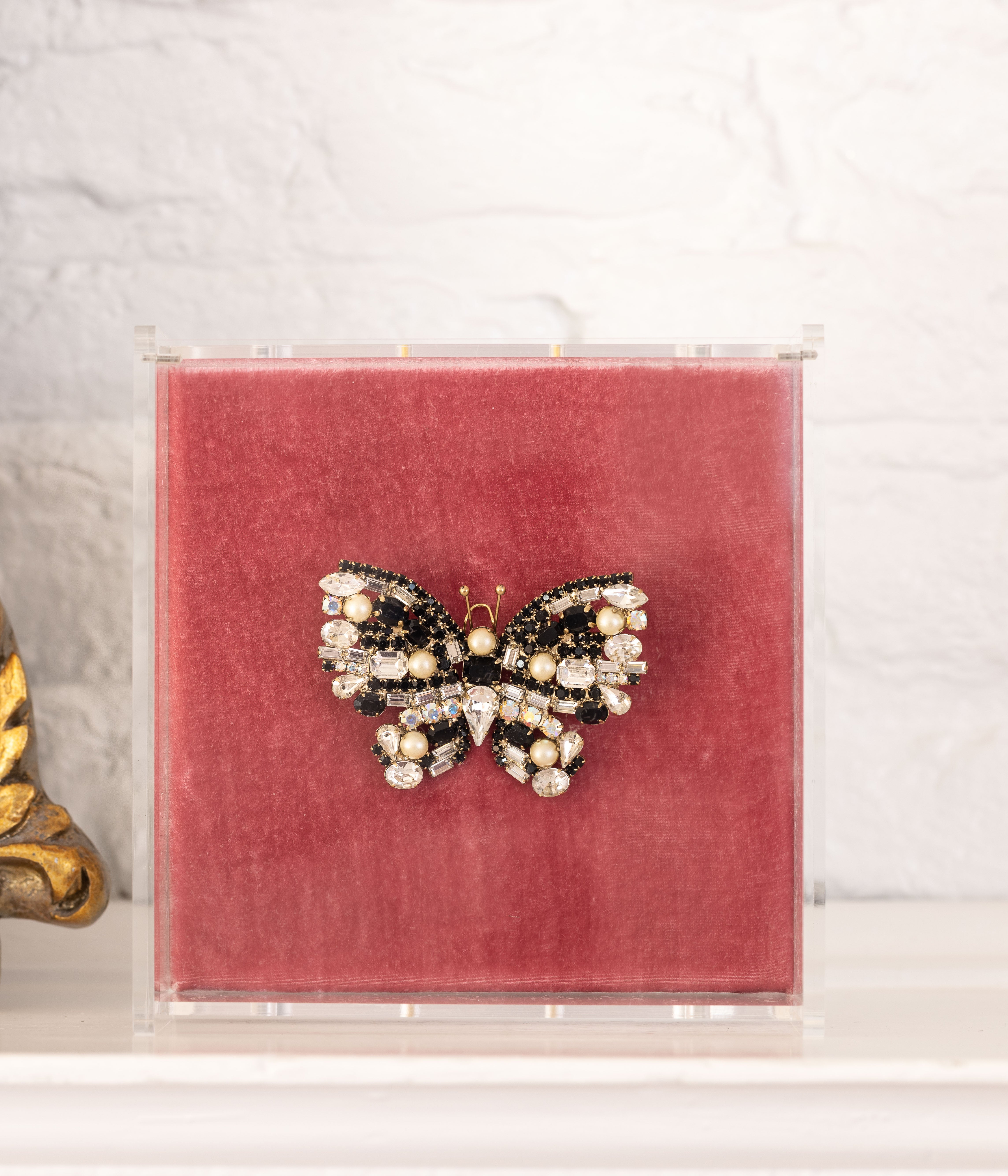 Medium Butterfly in Jet / White Pearl / Crystal