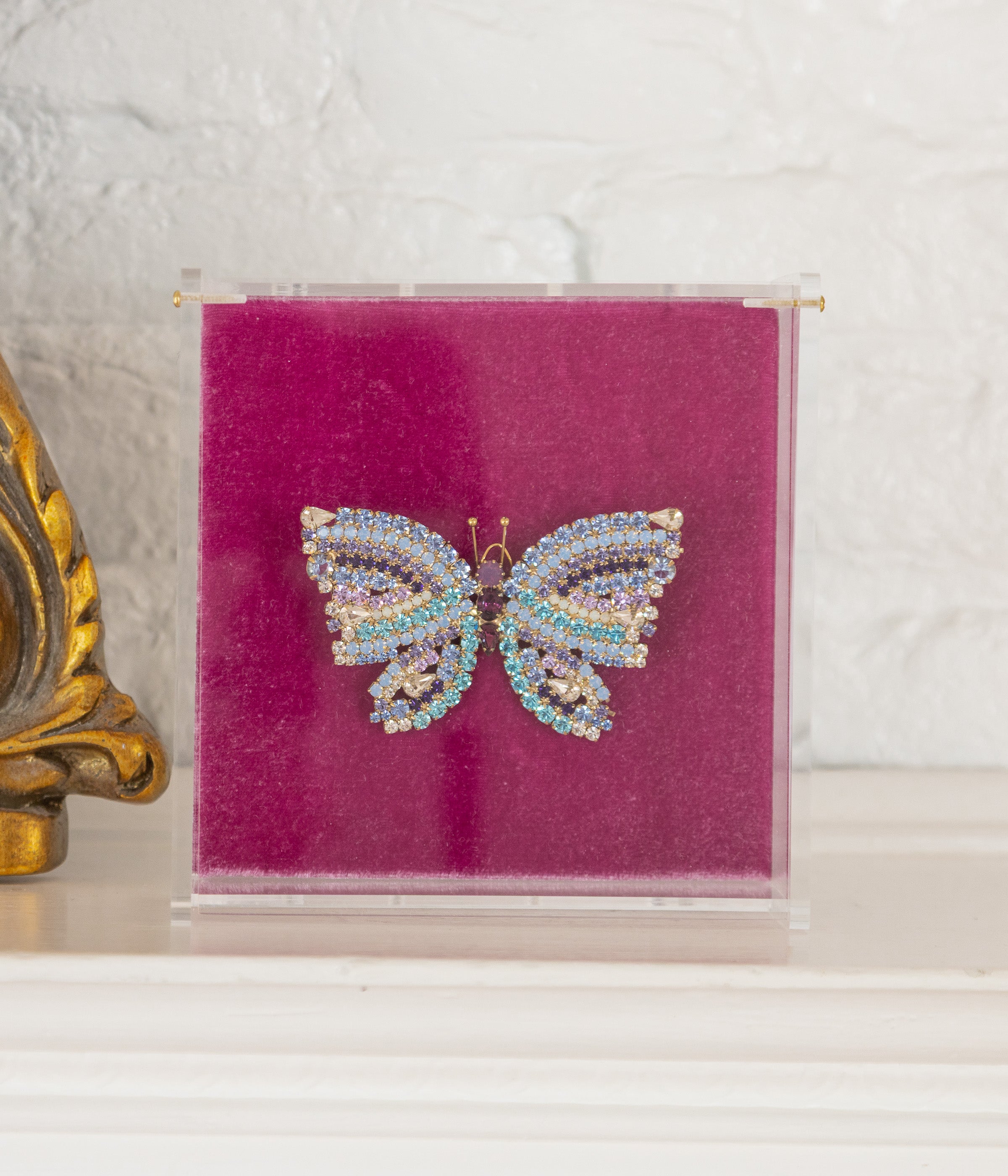 Medium Butterfly in Light Sapphire / Aqua / Tanzanite