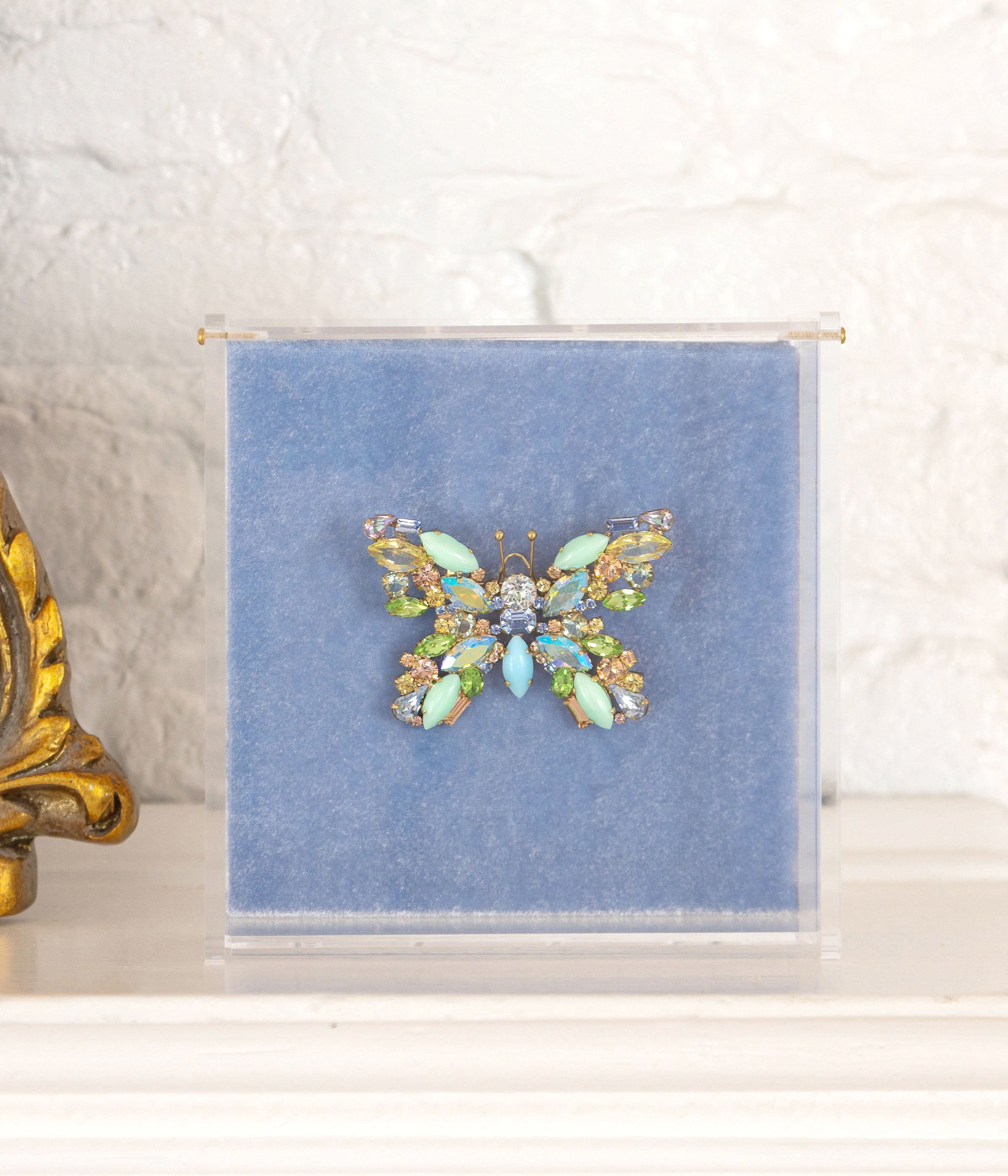 Medium Butterfly in Peridot / Light Sapphire AB / Jonquil