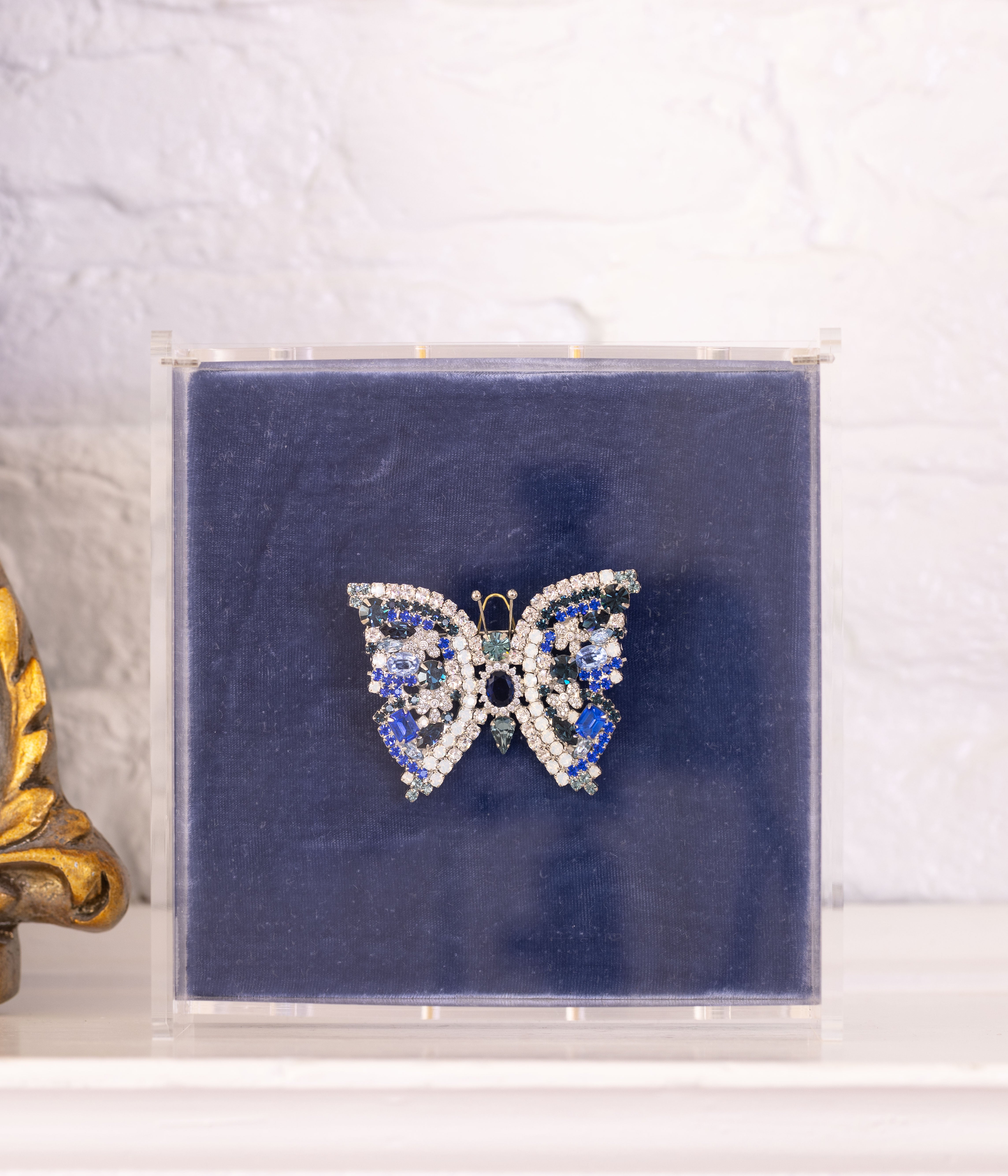 Small Butterfly in Crystal / Montana / Sapphire