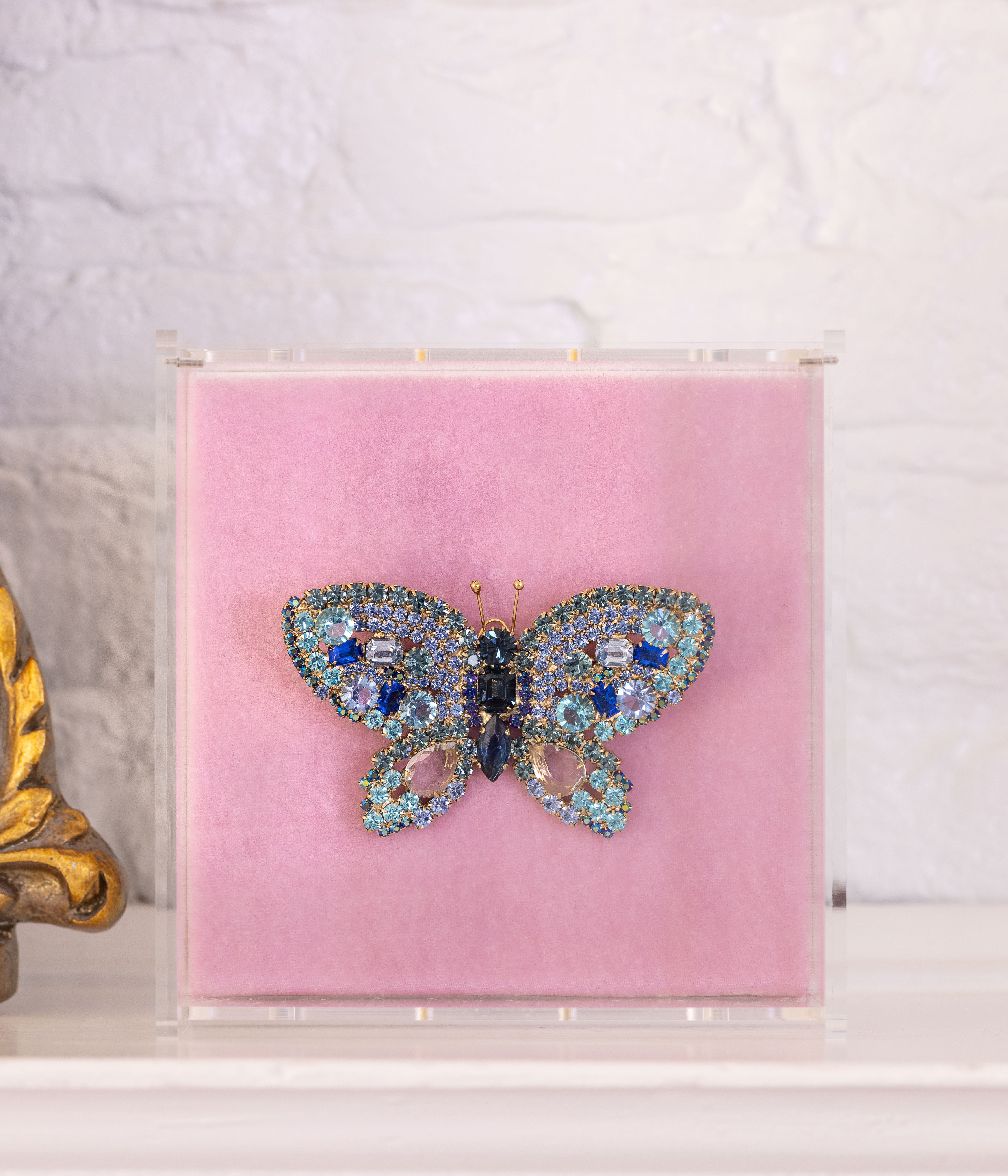 Large Butterfly in Smoked Sapphire / Montana / Light Sapphire