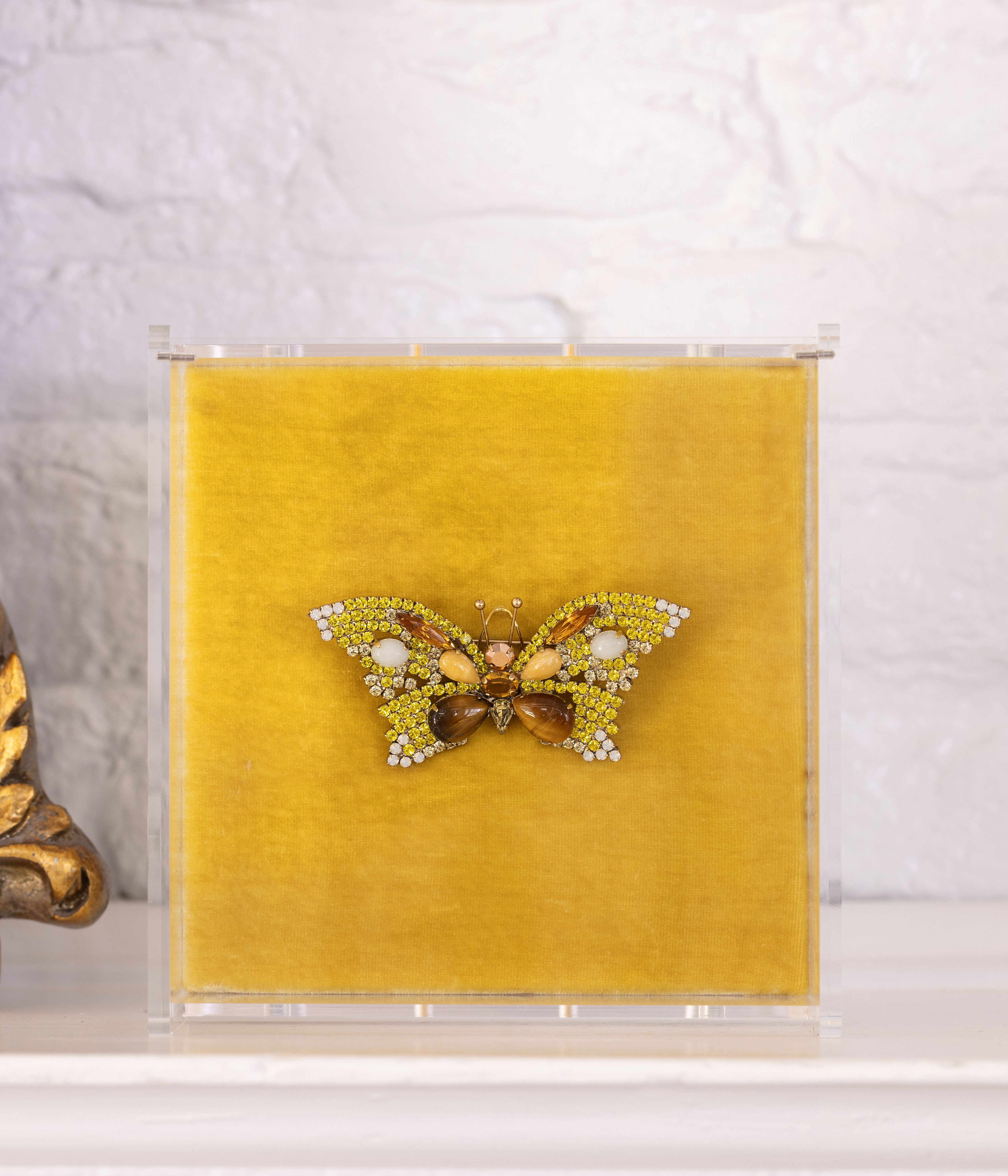 Small Butterfly in Pineapple Jasper / Tiger’s Eye / Burma Jade