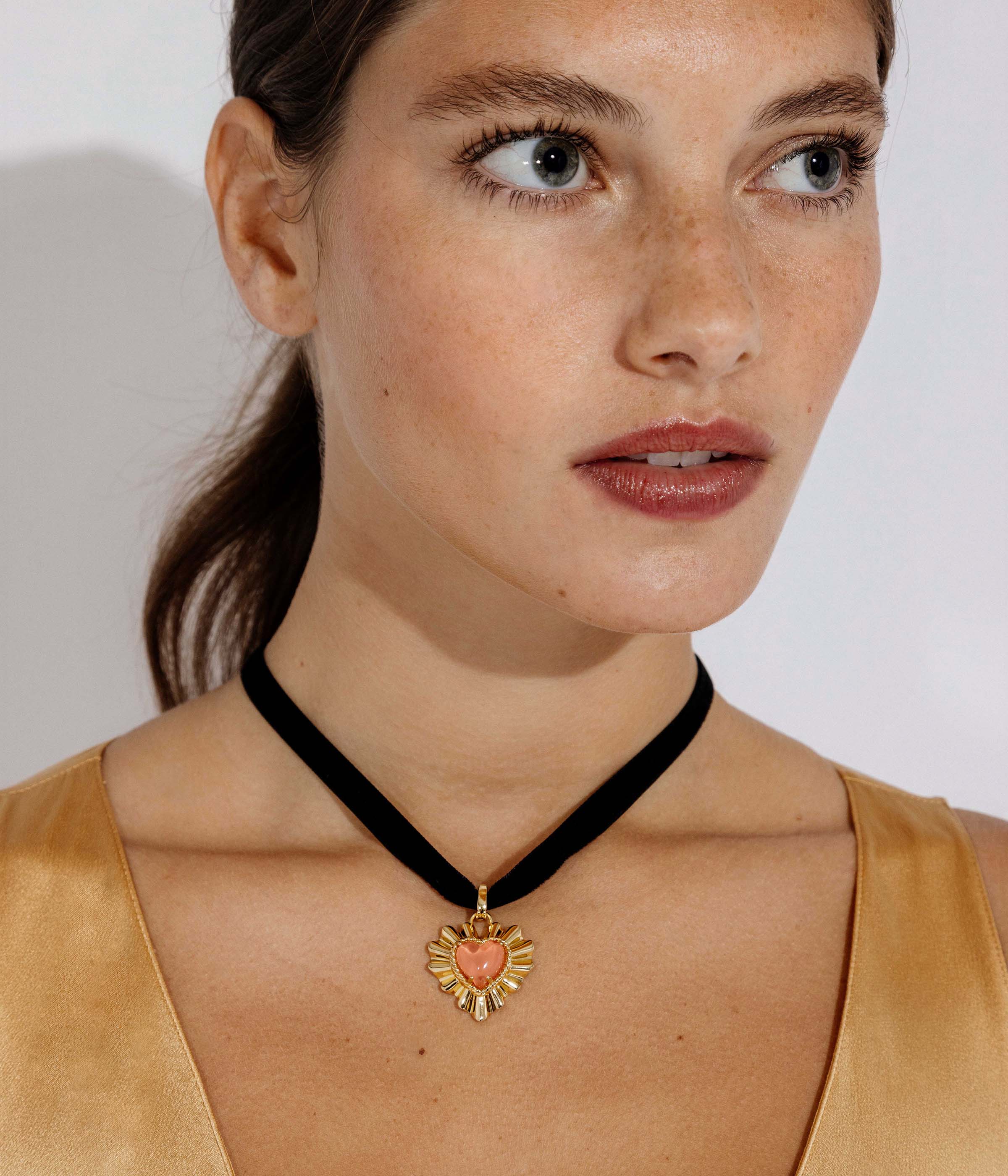 Tallen Velvet Ribbon Necklace